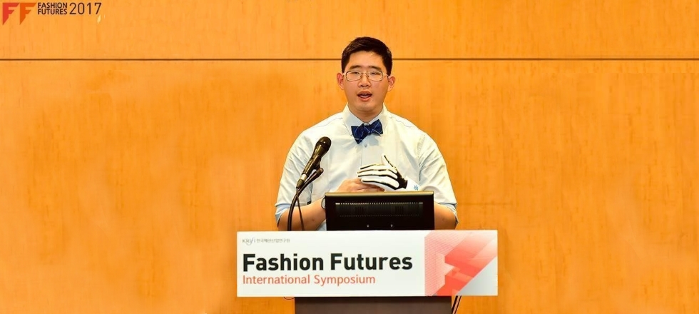 Walter talking at Fashion Futures